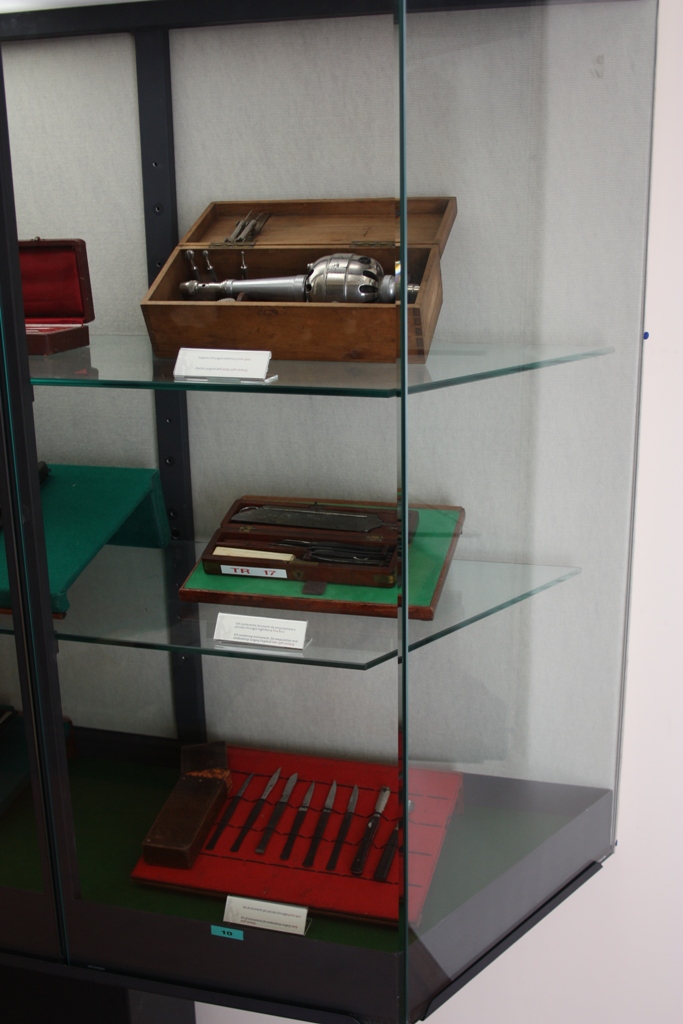 Surgical Travel Sets 4.jpg
